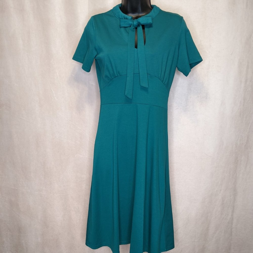 VGUC Medium  Keyhole Bow Tie Front 1940s Vintage Style Collared Cocktail Dress